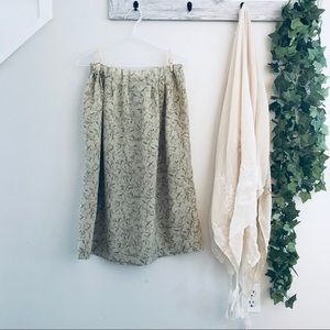 🌻2/20$🌻 Floral midi skirt 💐💐